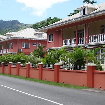 Reef Holiday Apartments Anse aux Pins Exterior photo