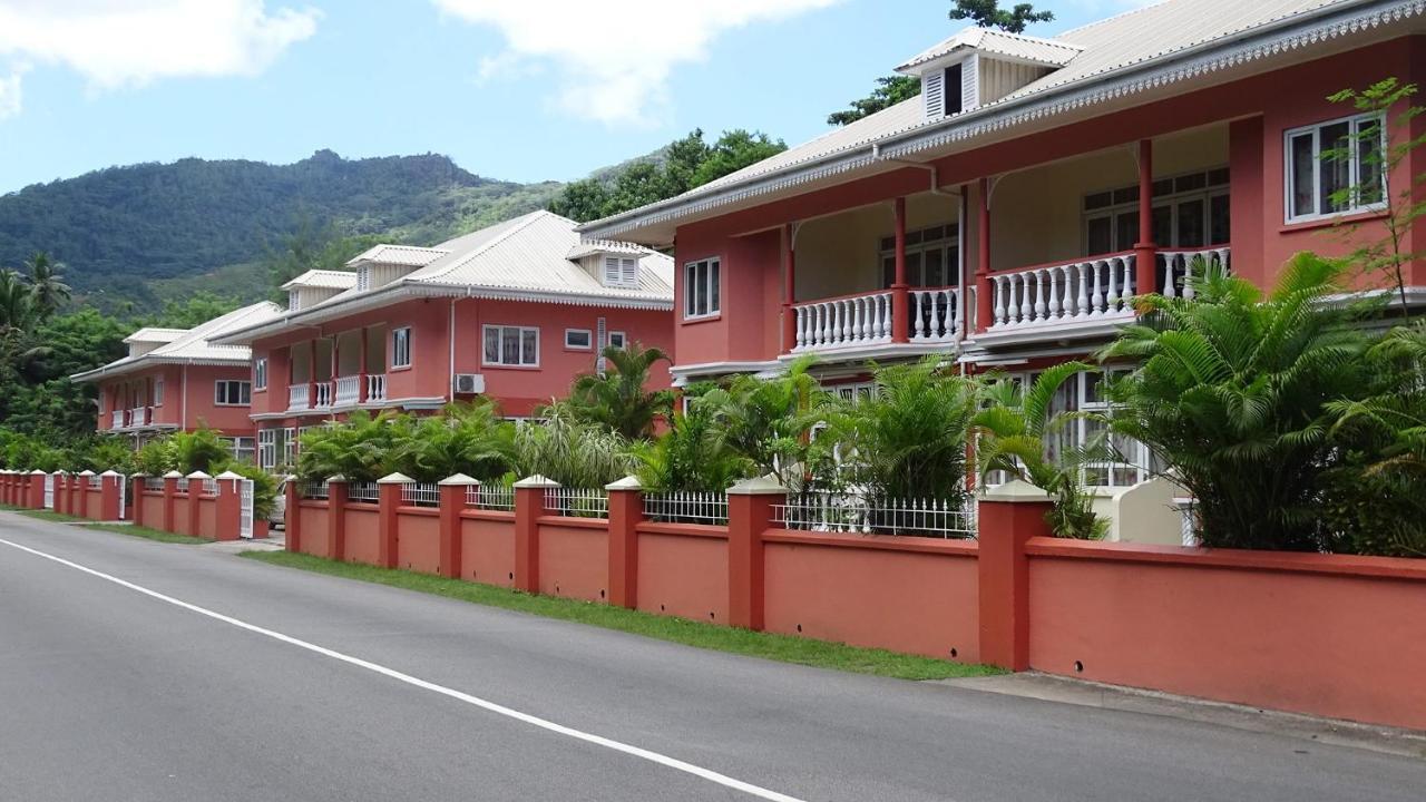 Reef Holiday Apartments Anse aux Pins Exterior photo