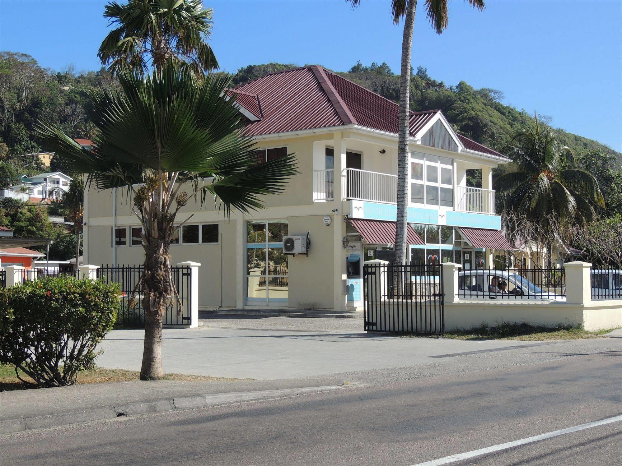 Reef Holiday Apartments Anse aux Pins Exterior photo